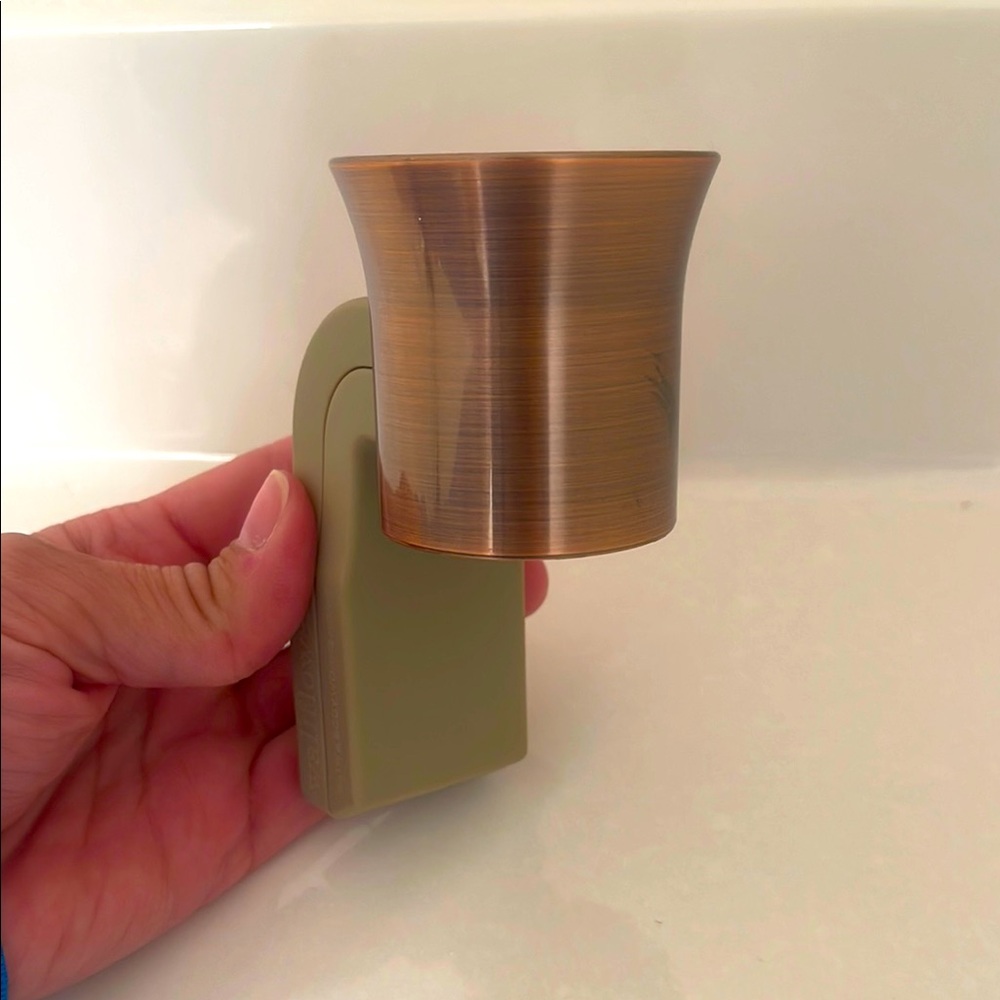 Bath and Body Works Wall Plugin